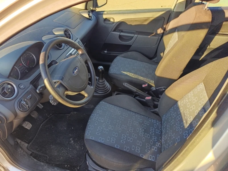 Ford Fiesta 1.3i klima, снимка 7 - Автомобили и джипове - 49564465