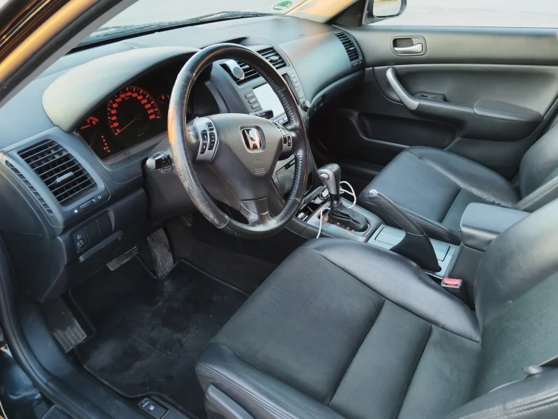 Honda Accord, снимка 15 - Автомобили и джипове - 52288391