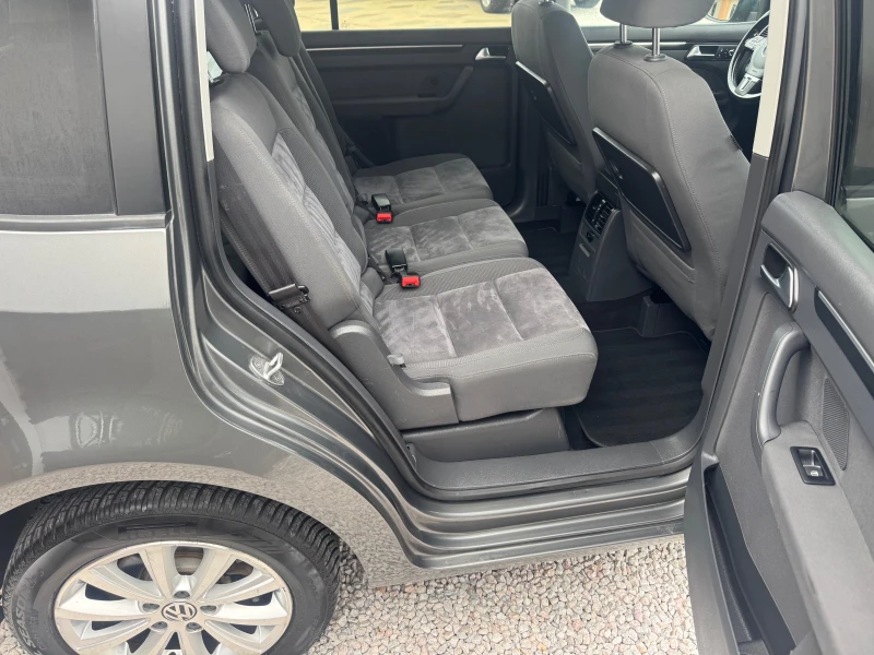 VW Touran 2.0TDI* HI-LINE* 7м* КАТО НОВА* 6sk* LIZING, снимка 15 - Автомобили и джипове - 52001411