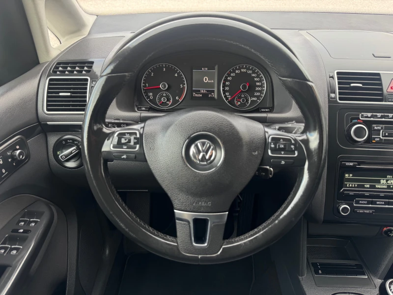 VW Touran 2.0TDI* HI-LINE* 7м* КАТО НОВА* 6sk* LIZING, снимка 6 - Автомобили и джипове - 52001411