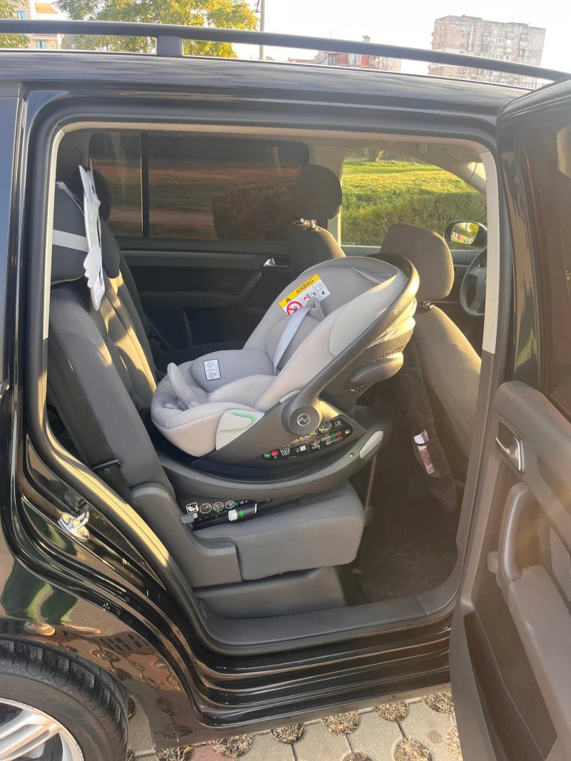 VW Touran TSI, снимка 12 - Автомобили и джипове - 52568197