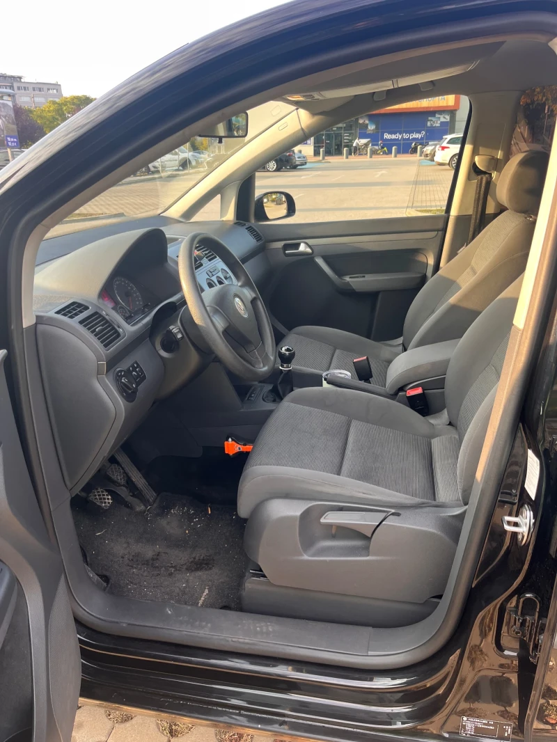 VW Touran TSI, снимка 10 - Автомобили и джипове - 52568197