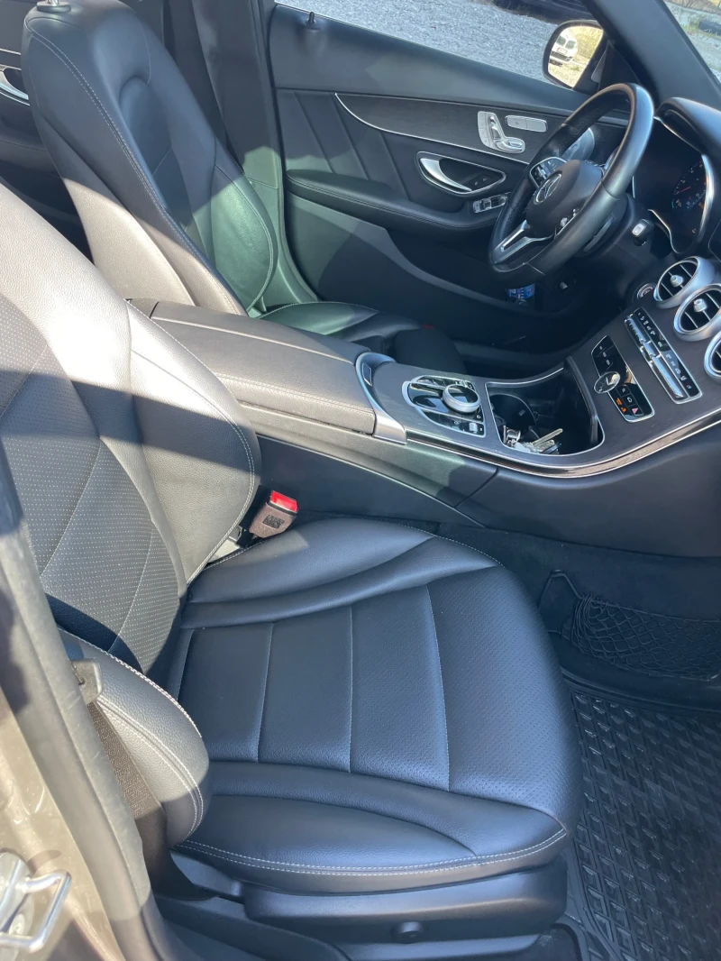 Mercedes-Benz C 300, снимка 8 - Автомобили и джипове - 52661653