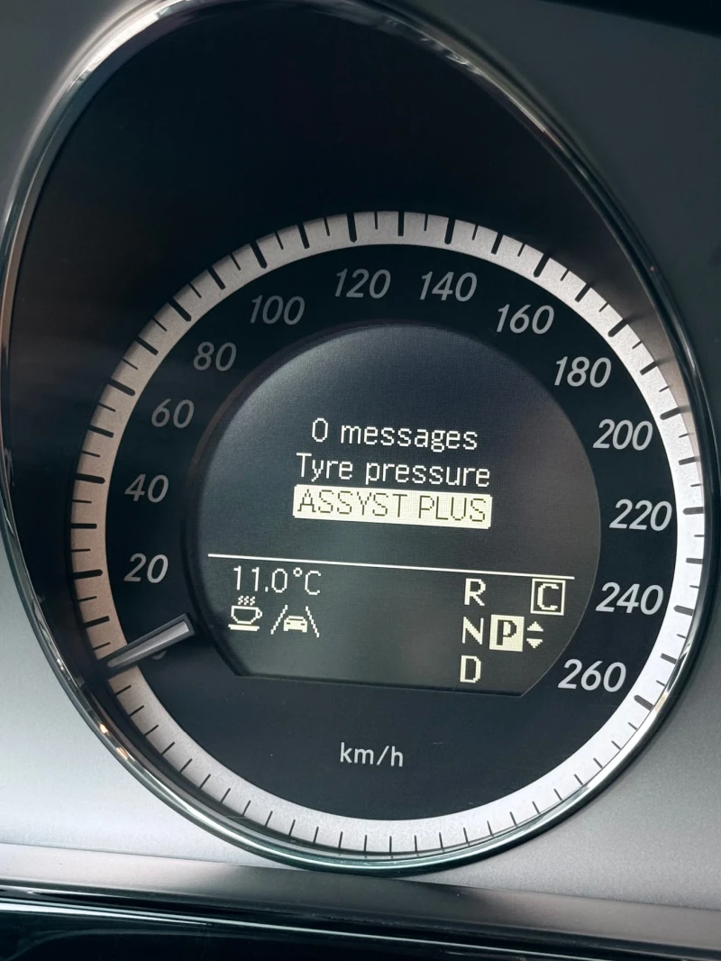 Mercedes-Benz E 350 3.0 CDI, снимка 13 - Автомобили и джипове - 52632560