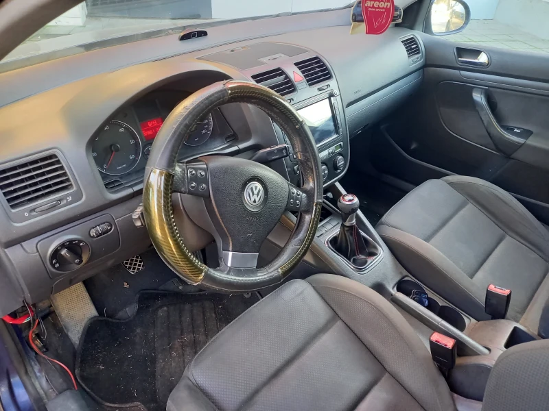 VW Golf 1.9 tdi, снимка 7 - Автомобили и джипове - 52774780