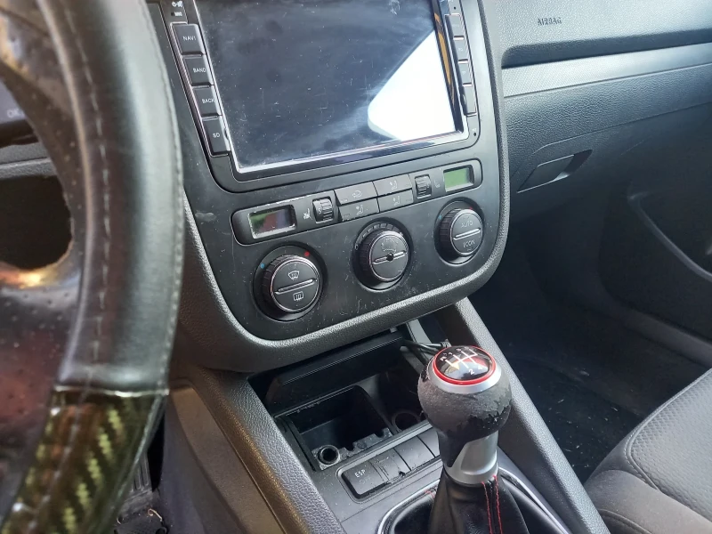 VW Golf 1.9 tdi, снимка 8 - Автомобили и джипове - 52774780