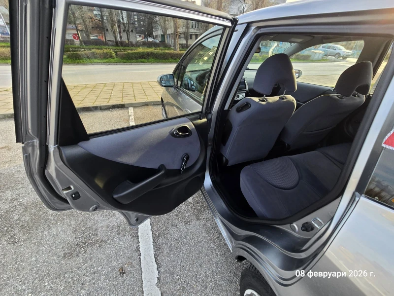 Honda Jazz, снимка 16 - Автомобили и джипове - 53406567