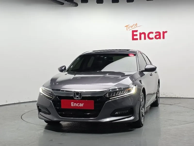 Honda Accord 1.5 Turbo, снимка 3 - Автомобили и джипове - 55815007