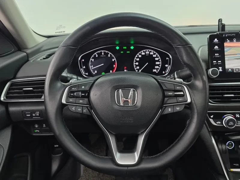 Honda Accord 1.5 Turbo, снимка 13 - Автомобили и джипове - 55815007