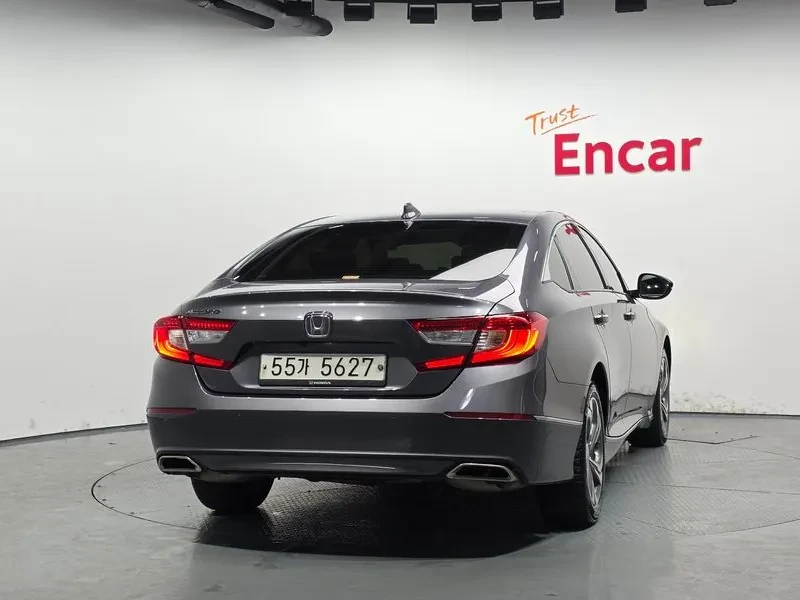 Honda Accord 1.5 Turbo, снимка 4 - Автомобили и джипове - 55815007