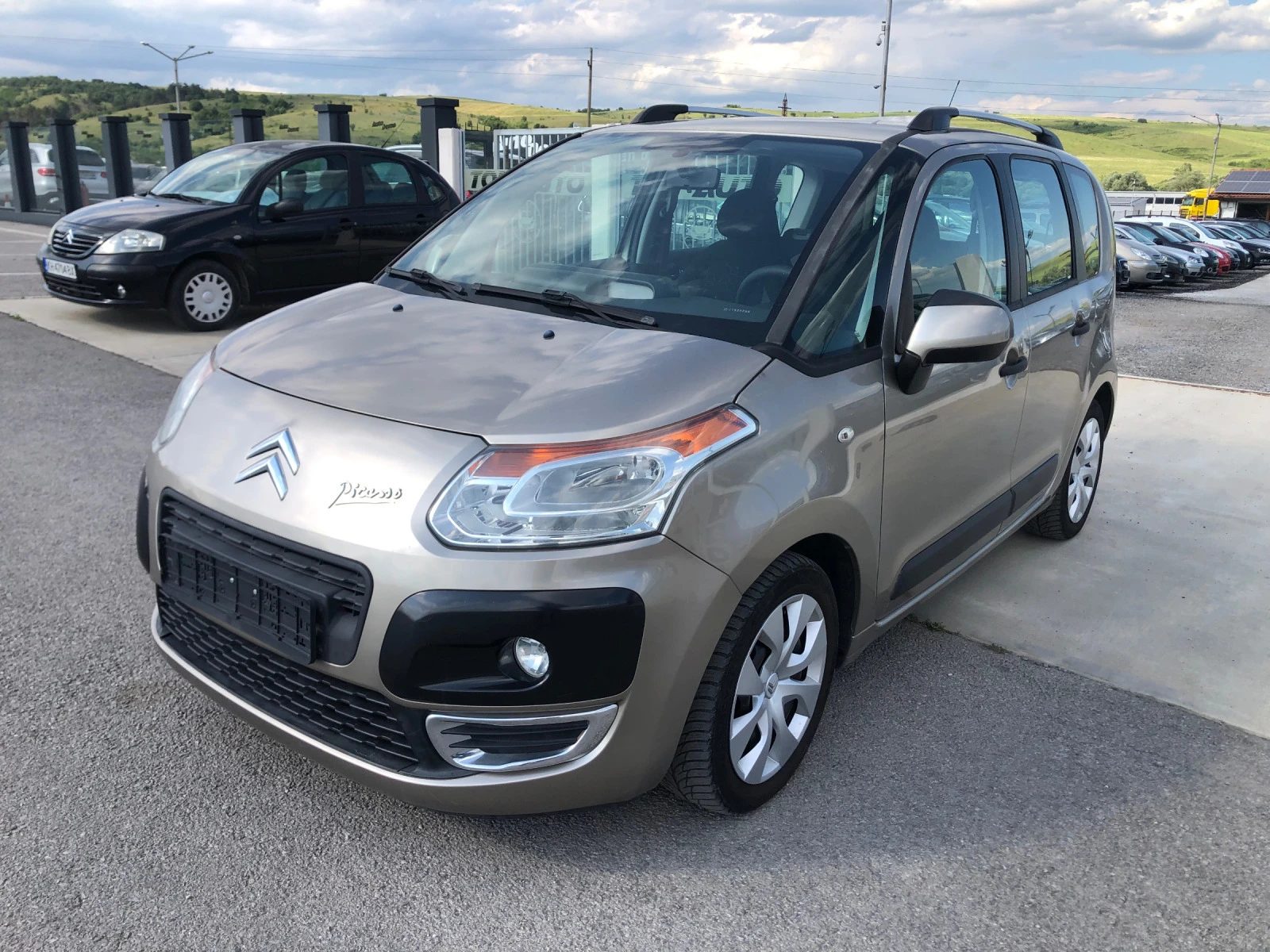 Citroen C3 Picasso 1.4I GAZ - изображение 2