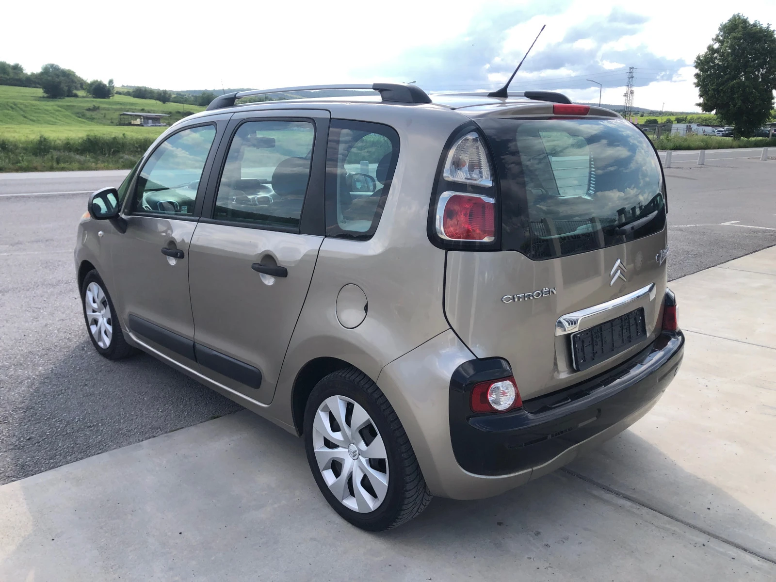 Citroen C3 Picasso 1.4I GAZ - изображение 4