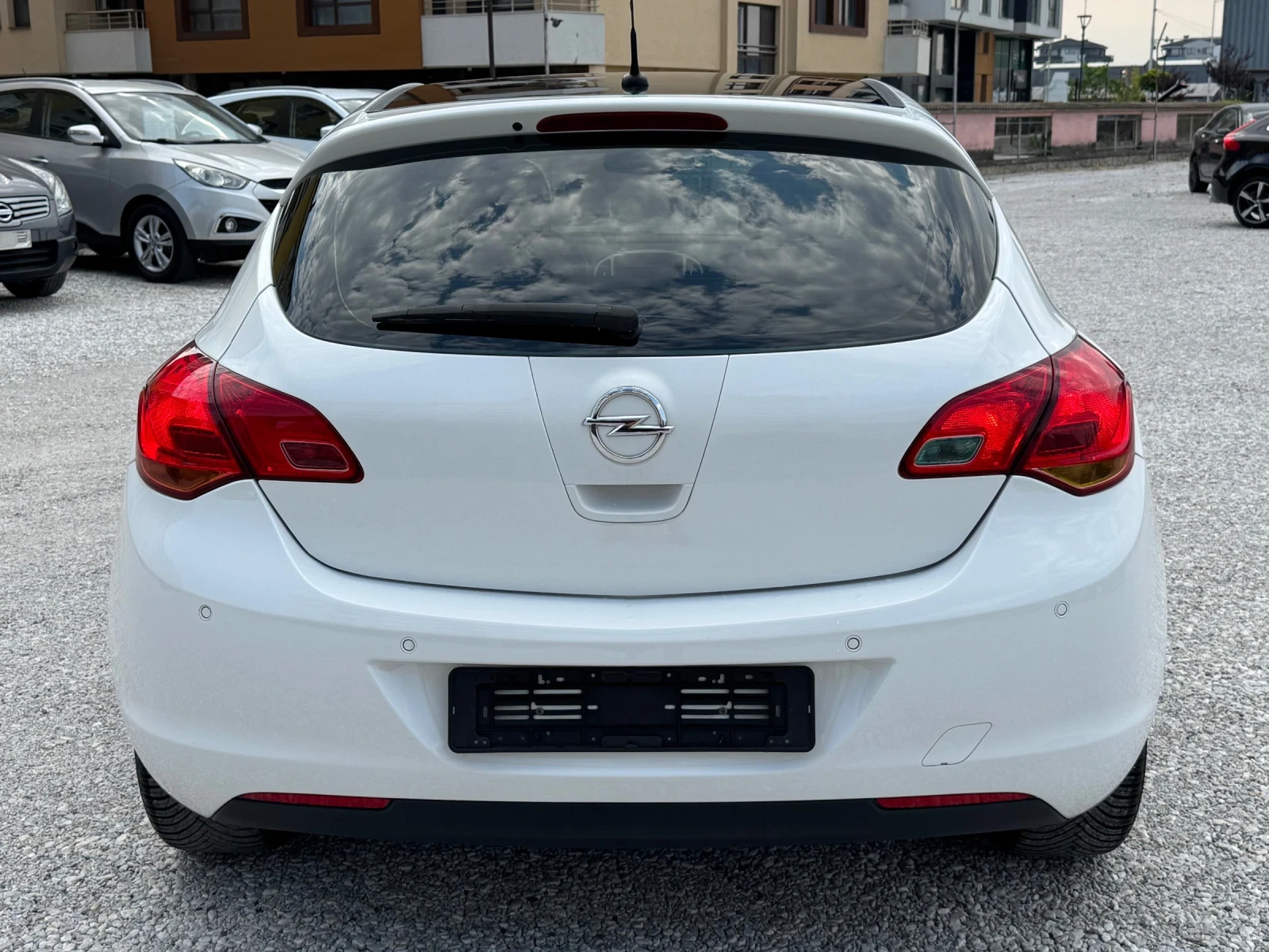 Opel Astra 1.4i Design Edition* ГАЗОВ ИНЖ* EURO 5 - изображение 8