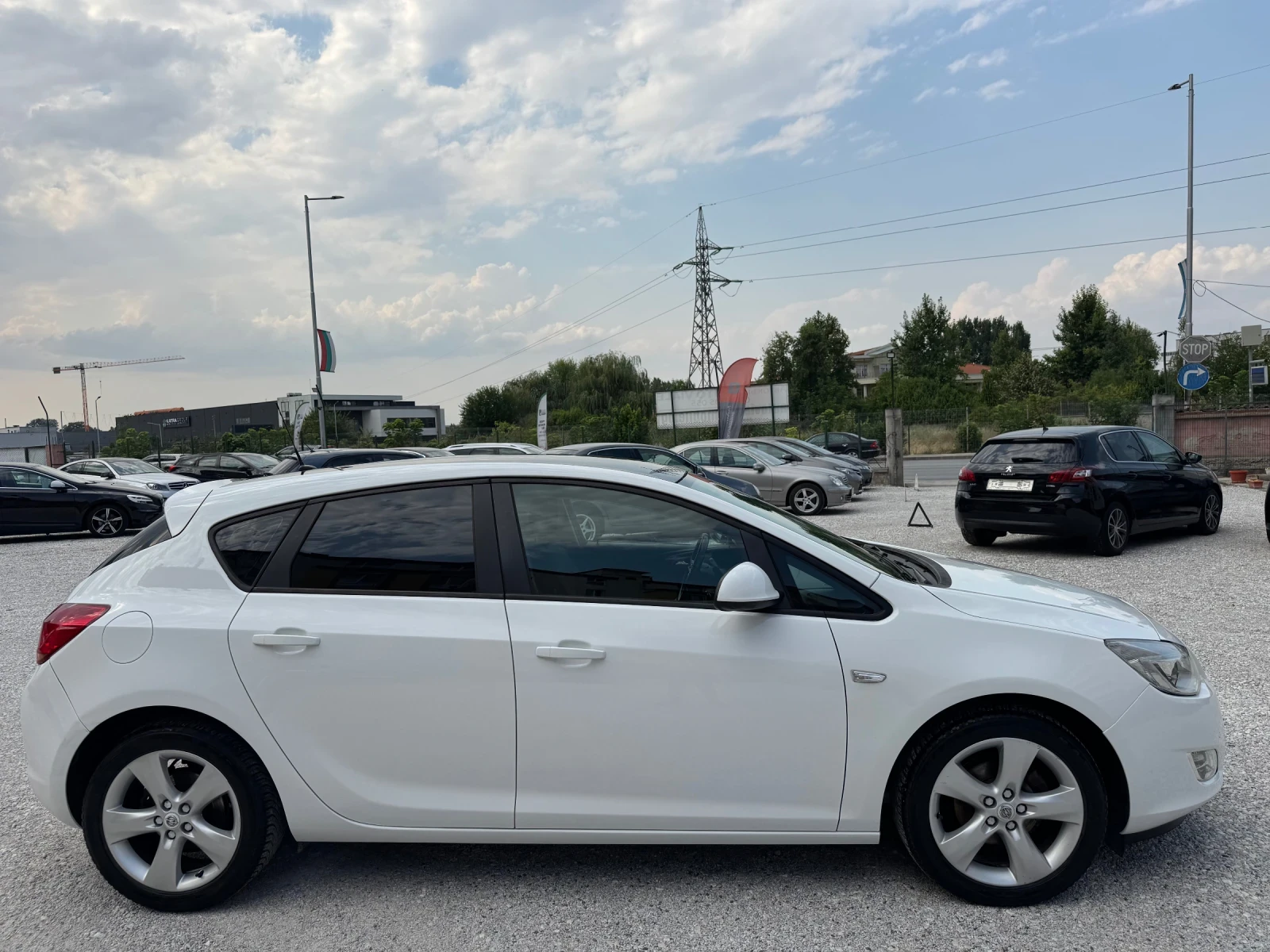 Opel Astra 1.4i Design Edition* ГАЗОВ ИНЖ* EURO 5 - изображение 6
