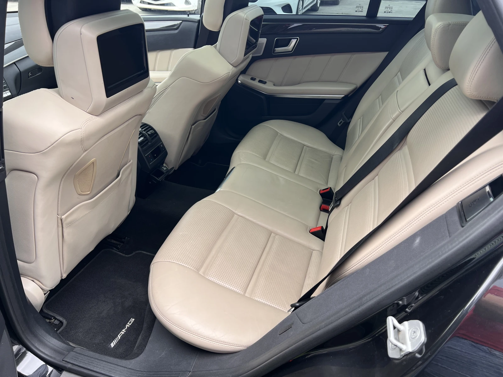 Mercedes-Benz E 63 AMG 4matic/5.5/585k.c./7AT - изображение 10