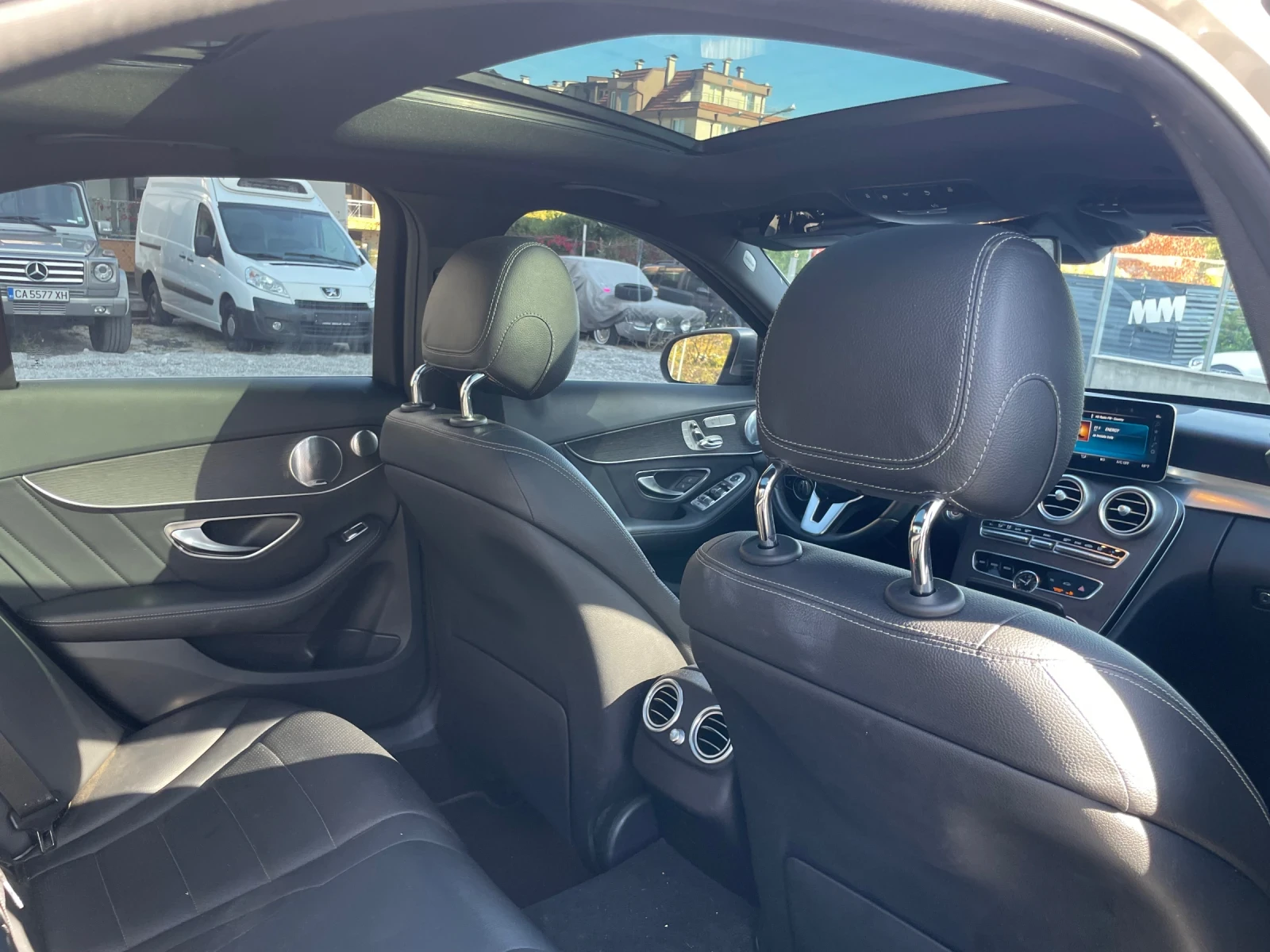 Mercedes-Benz C 300  - изображение 7