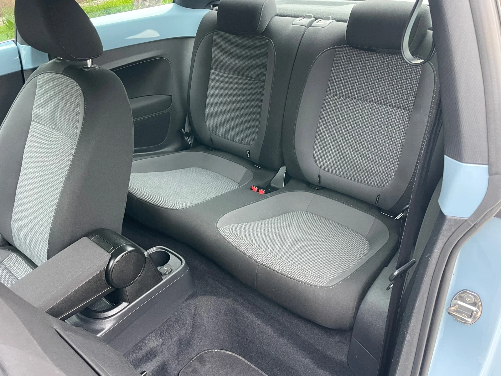 VW Beetle 2.0TDI 140.. DSG DESIGN  | Mobile.bg   14