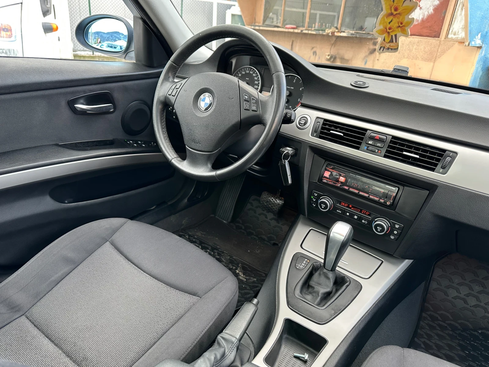 BMW 320 2.0d АВТОМАТ 163к.с - изображение 9