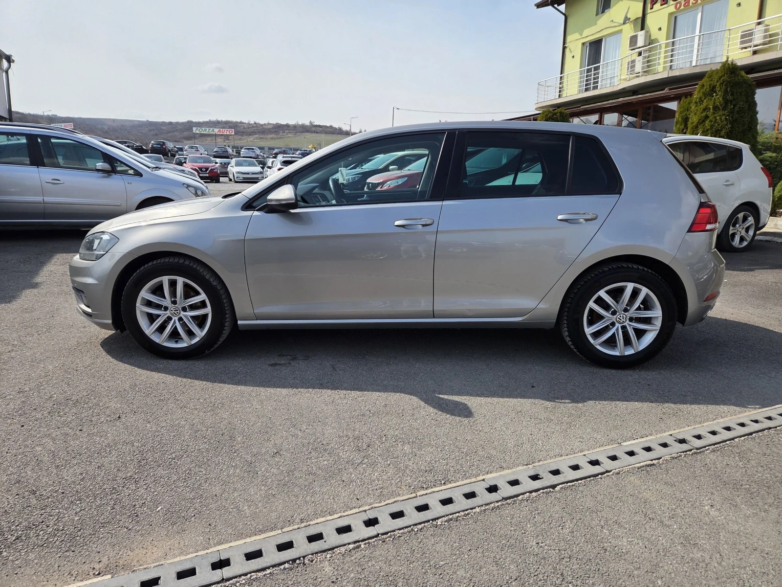 VW Golf 2017г./ 1.6tdi/ EURO 6, снимка 8 - Автомобили и джипове - 53922181
