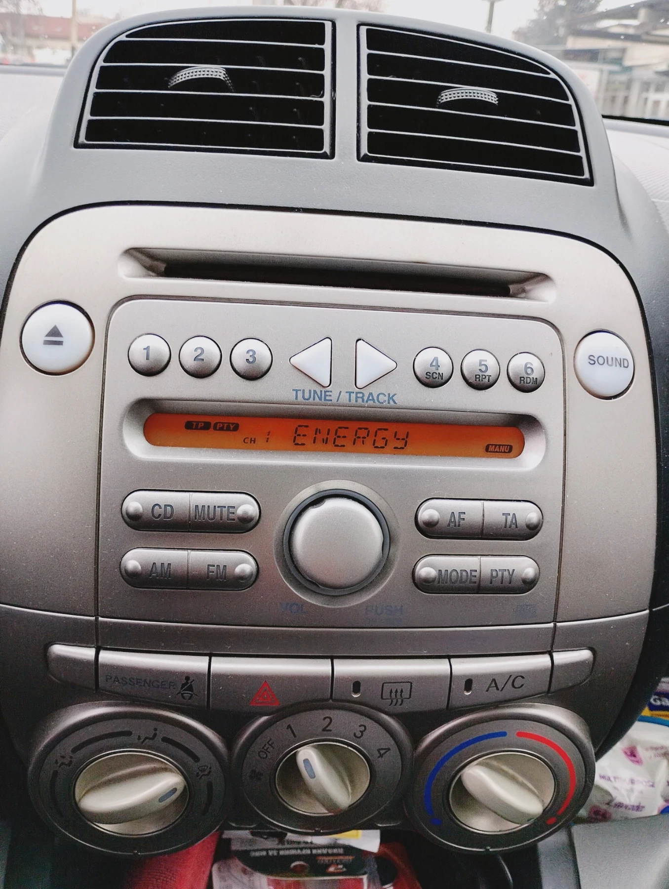 Daihatsu Sirion, снимка 7 - Автомобили и джипове - 53975392