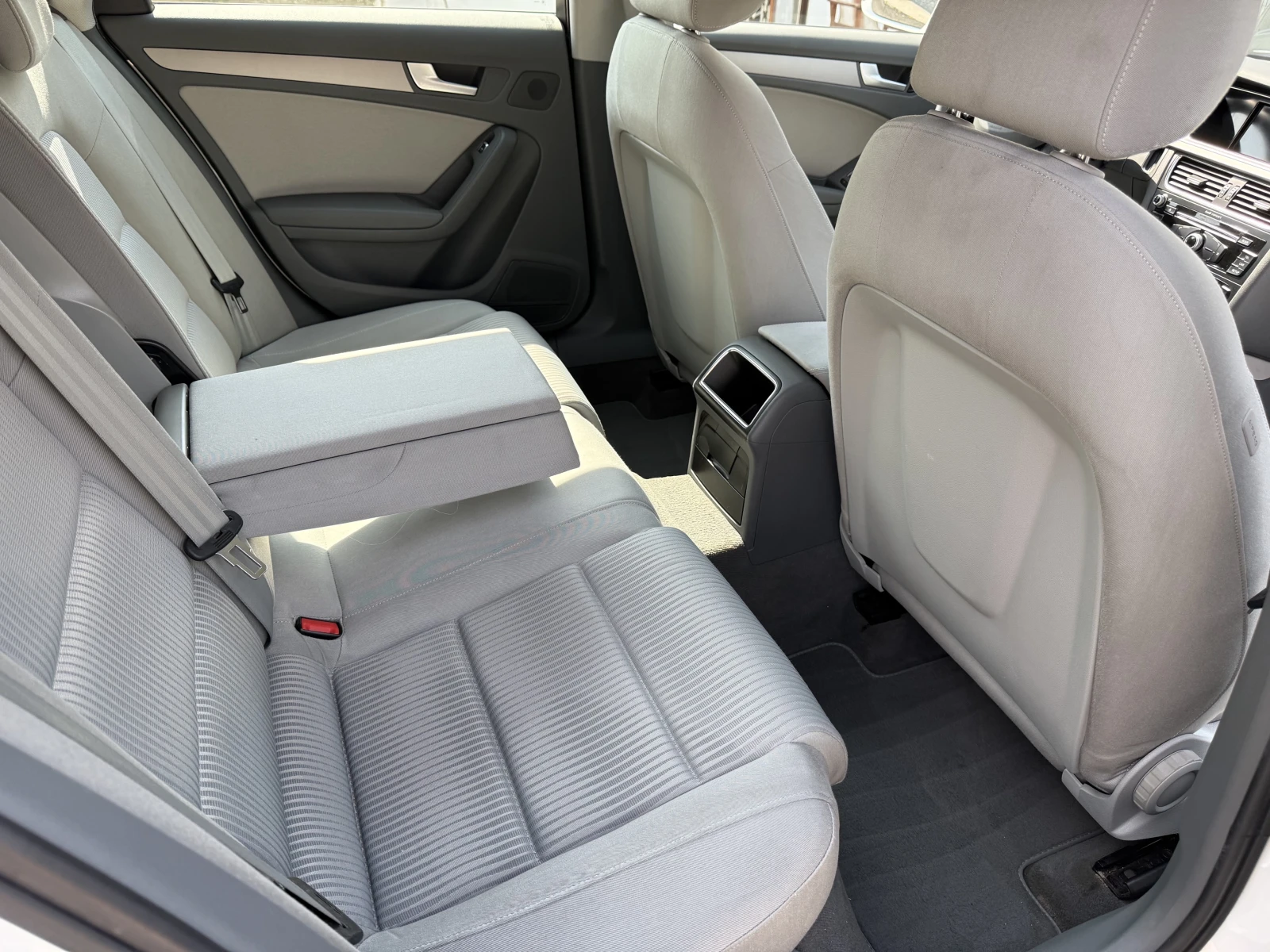 Audi A4 2.0TDI Quattro, снимка 12 - Автомобили и джипове - 54353405