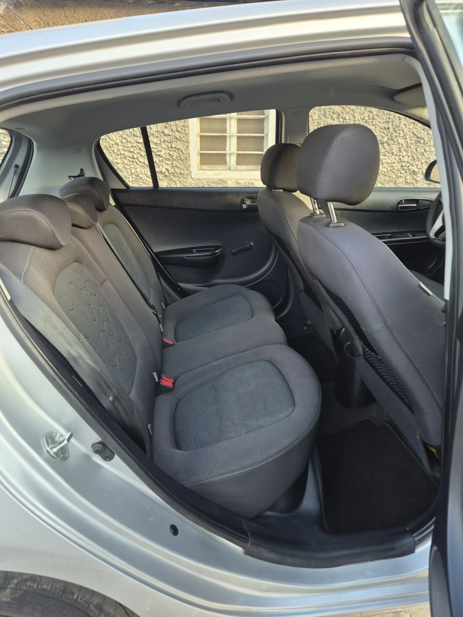 Hyundai I20 1.3i, снимка 9 - Автомобили и джипове - 54416899