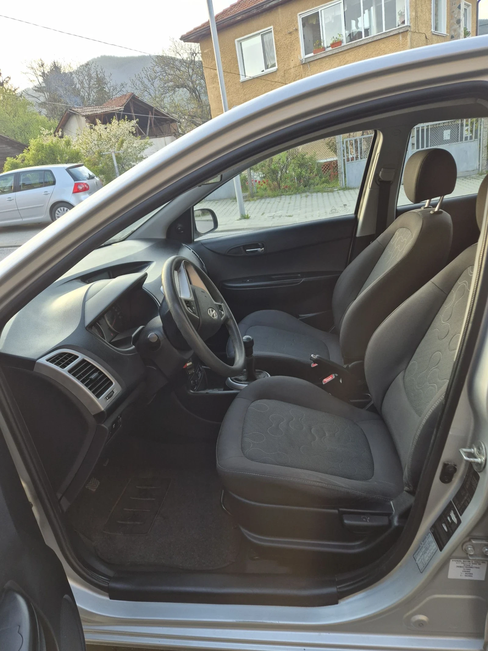 Hyundai I20 1.3i, снимка 6 - Автомобили и джипове - 54416899