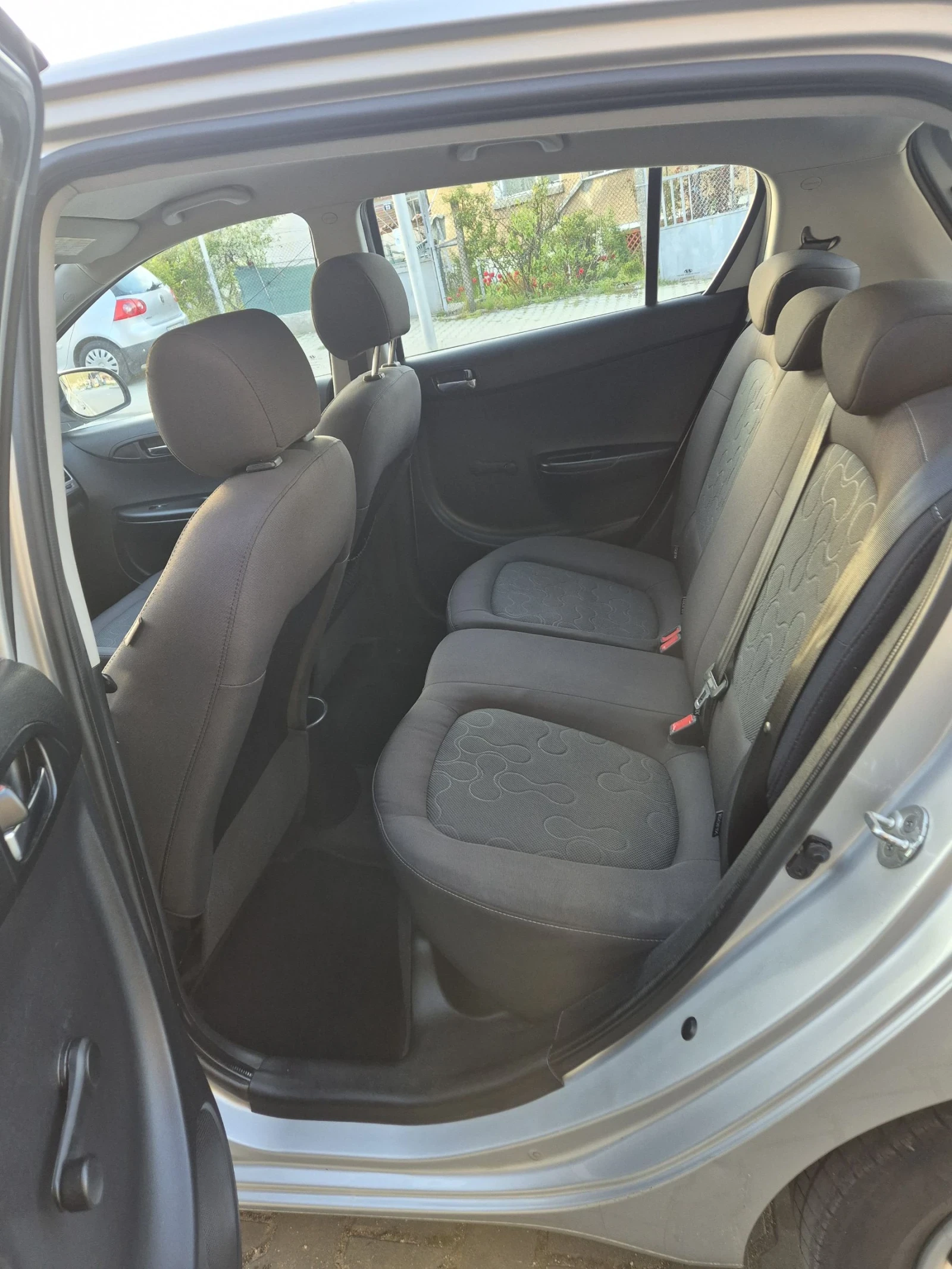 Hyundai I20 1.3i, снимка 7 - Автомобили и джипове - 54416899