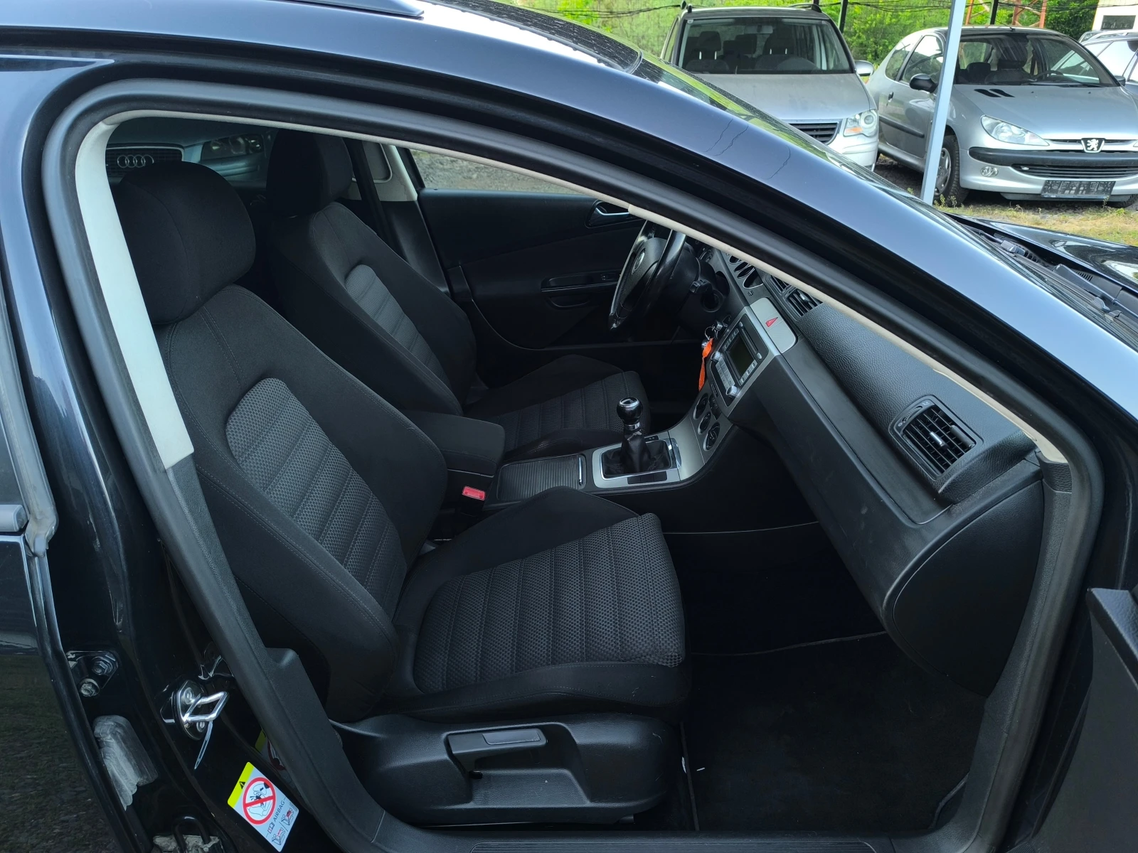 VW Passat 2.0TDI-140кс(BMP)-6 скорости-4x4-КЛИМАТИК-HIGHLINE, снимка 15 - Автомобили и джипове - 54574337