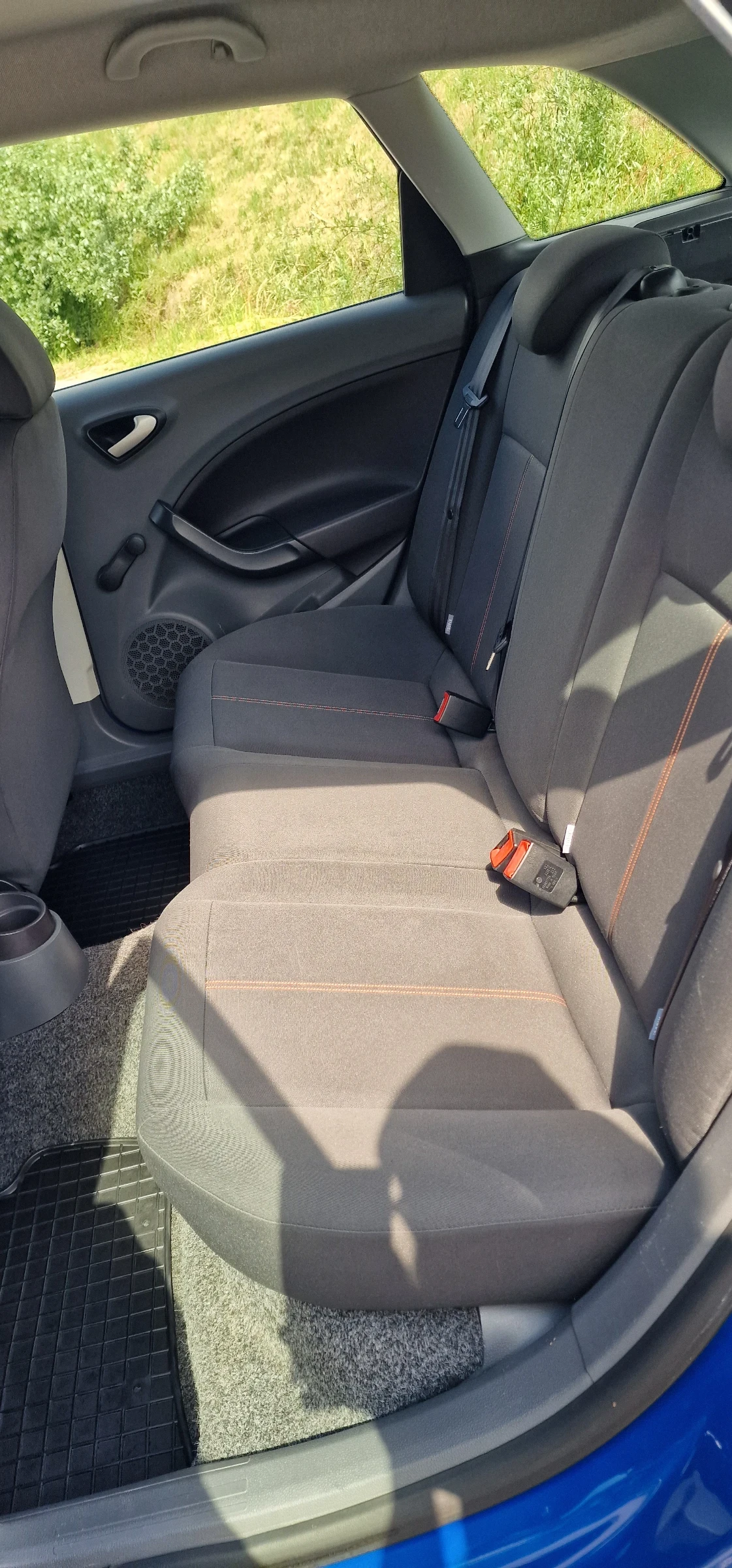 Seat Ibiza 1.2 TDI 75 HP, снимка 12 - Автомобили и джипове - 54725913