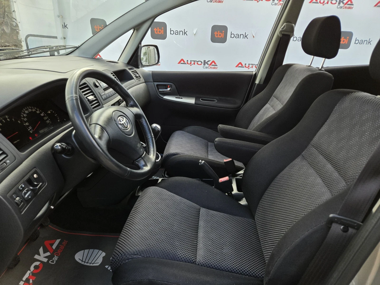 Toyota Corolla verso 1.6VVTI-110кс= 92.000км= КЛИМАТРОНИК= УНИКАТ, снимка 7 - Автомобили и джипове - 54933347