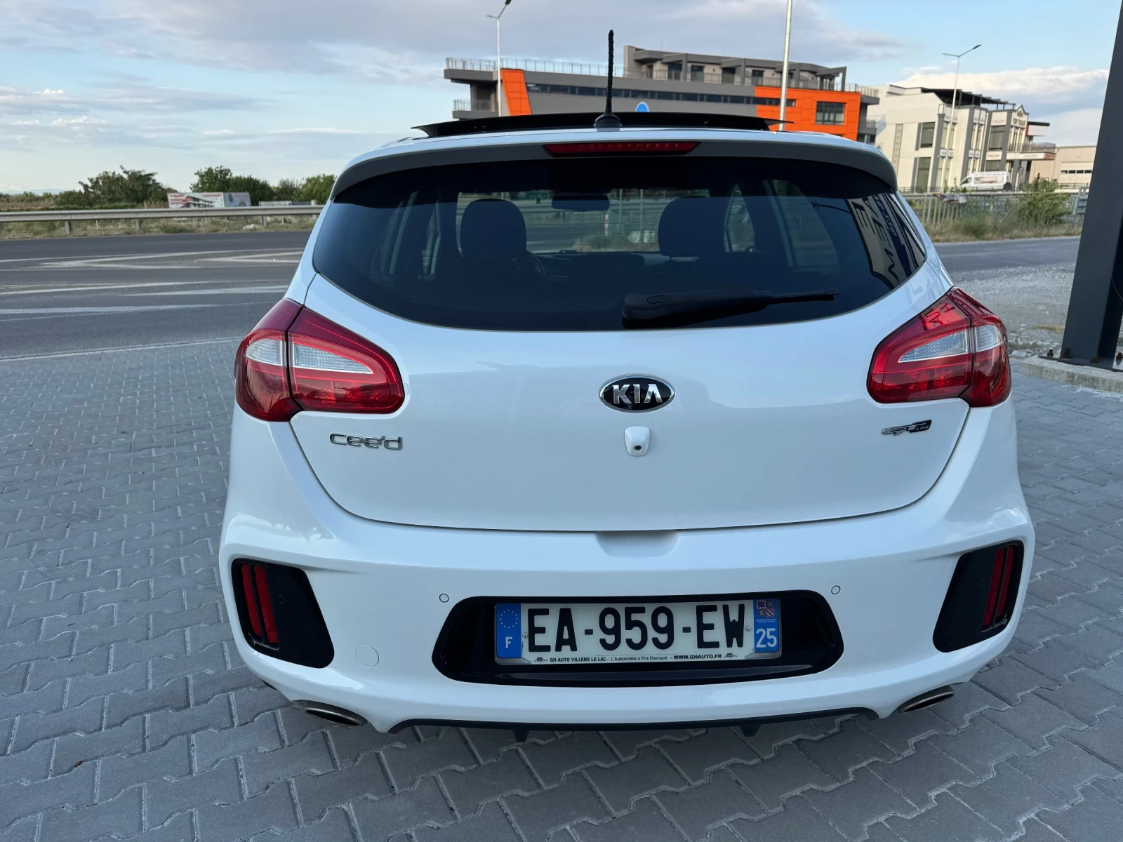 Kia Ceed 1.6CRDI::GT LINE::AUTOMATIC, снимка 5 - Автомобили и джипове - 55382375