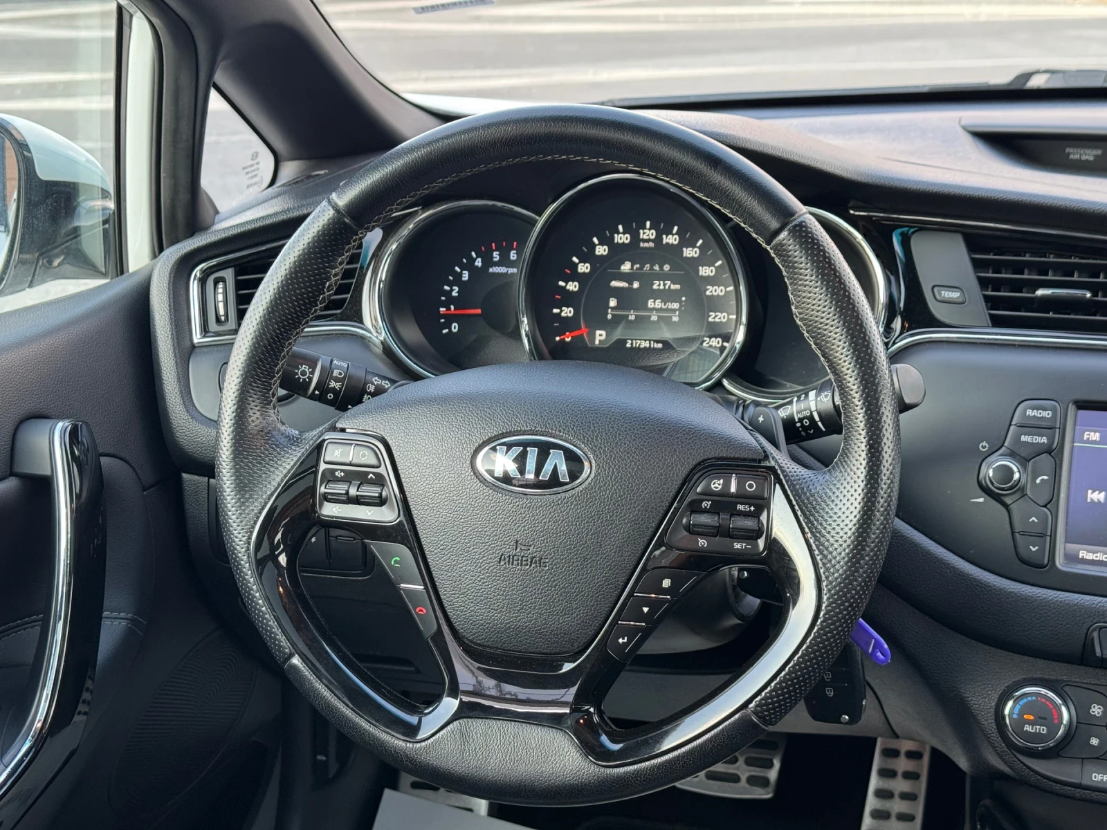 Kia Ceed 1.6CRDI::GT LINE::AUTOMATIC, снимка 16 - Автомобили и джипове - 55382375
