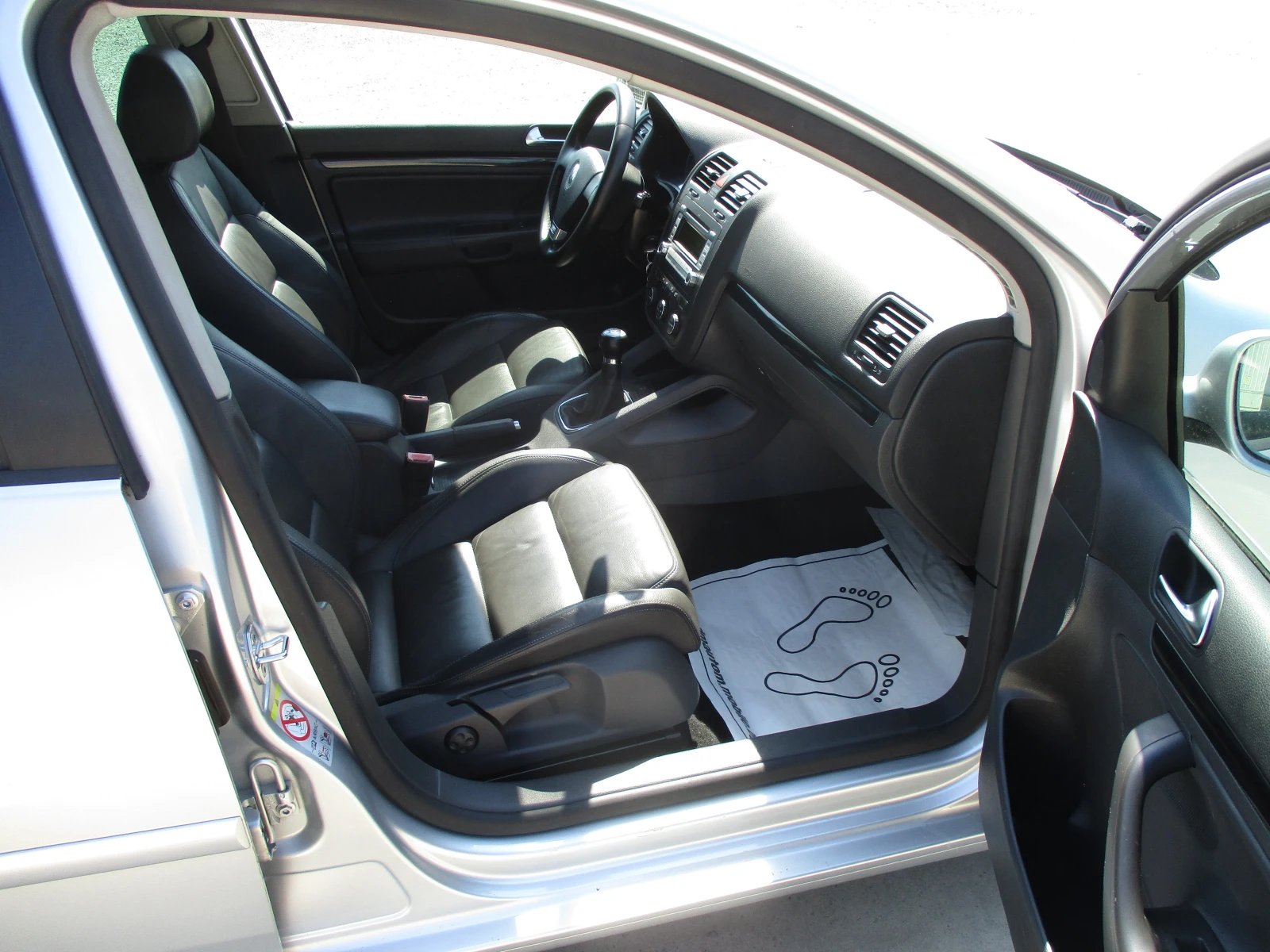 VW Golf 1.9TDI/105кс./6-СКОРОСТИ/КАТО НОВА, снимка 13 - Автомобили и джипове - 55736124