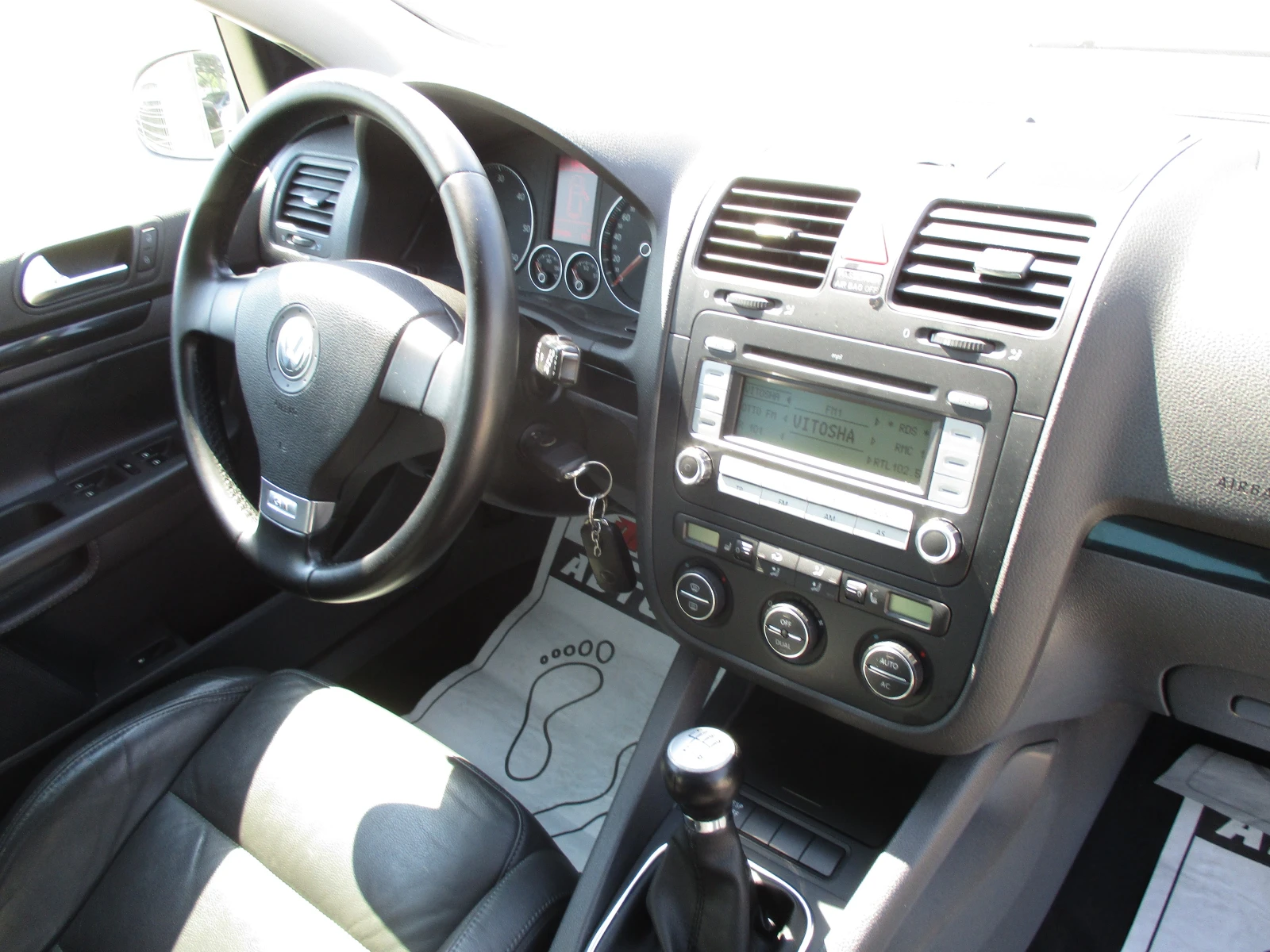 VW Golf 1.9TDI/105кс./6-СКОРОСТИ/КАТО НОВА, снимка 14 - Автомобили и джипове - 55736124