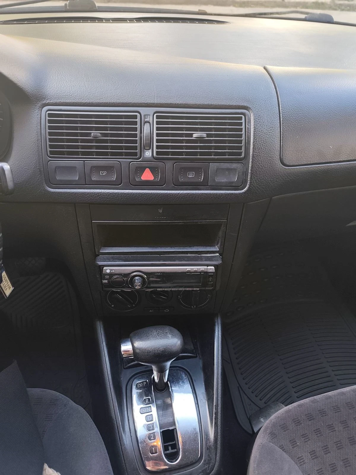 VW Golf 4, снимка 4 - Автомобили и джипове - 56258510