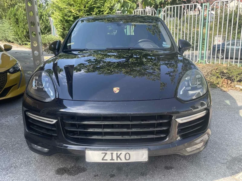 Porsche Cayenne  Turbo, снимка 1 - Автомобили и джипове - 47036916