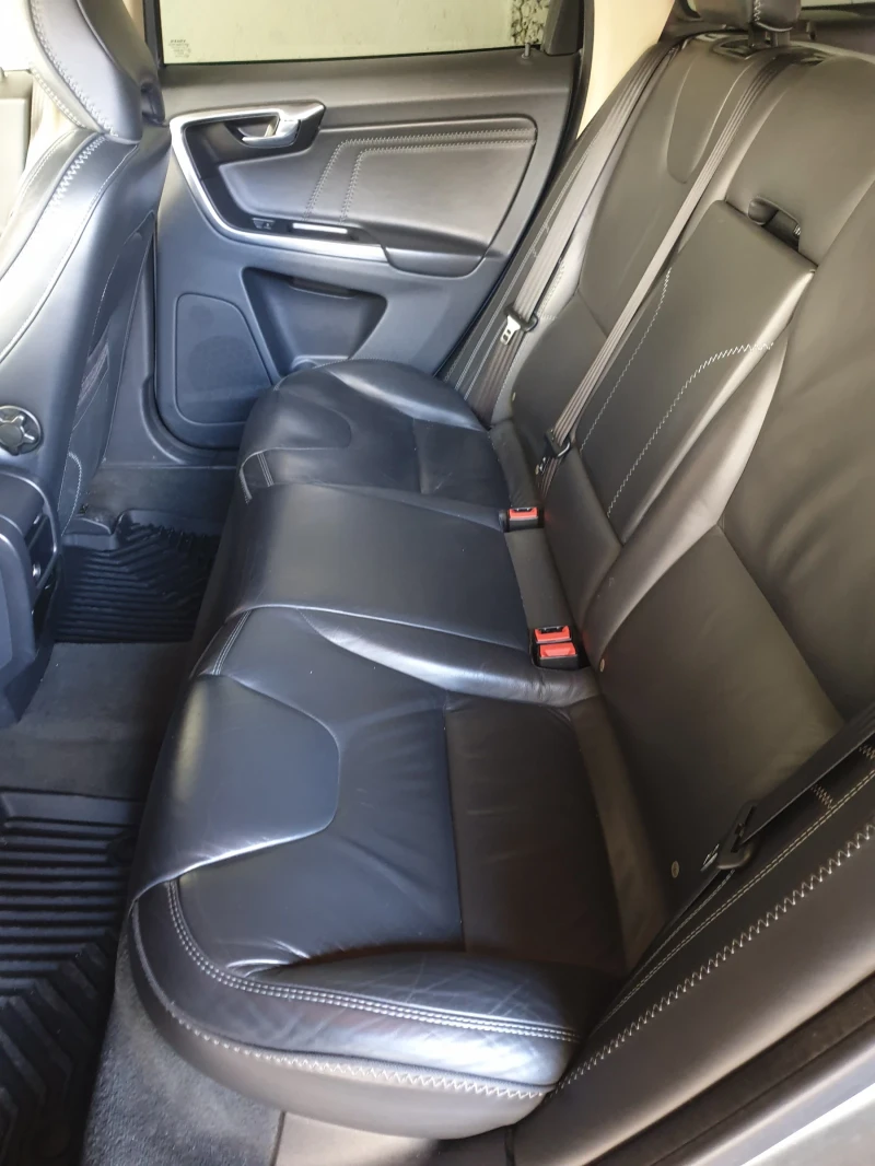 Volvo XC60 Ocean Race, снимка 9 - Автомобили и джипове - 51948772