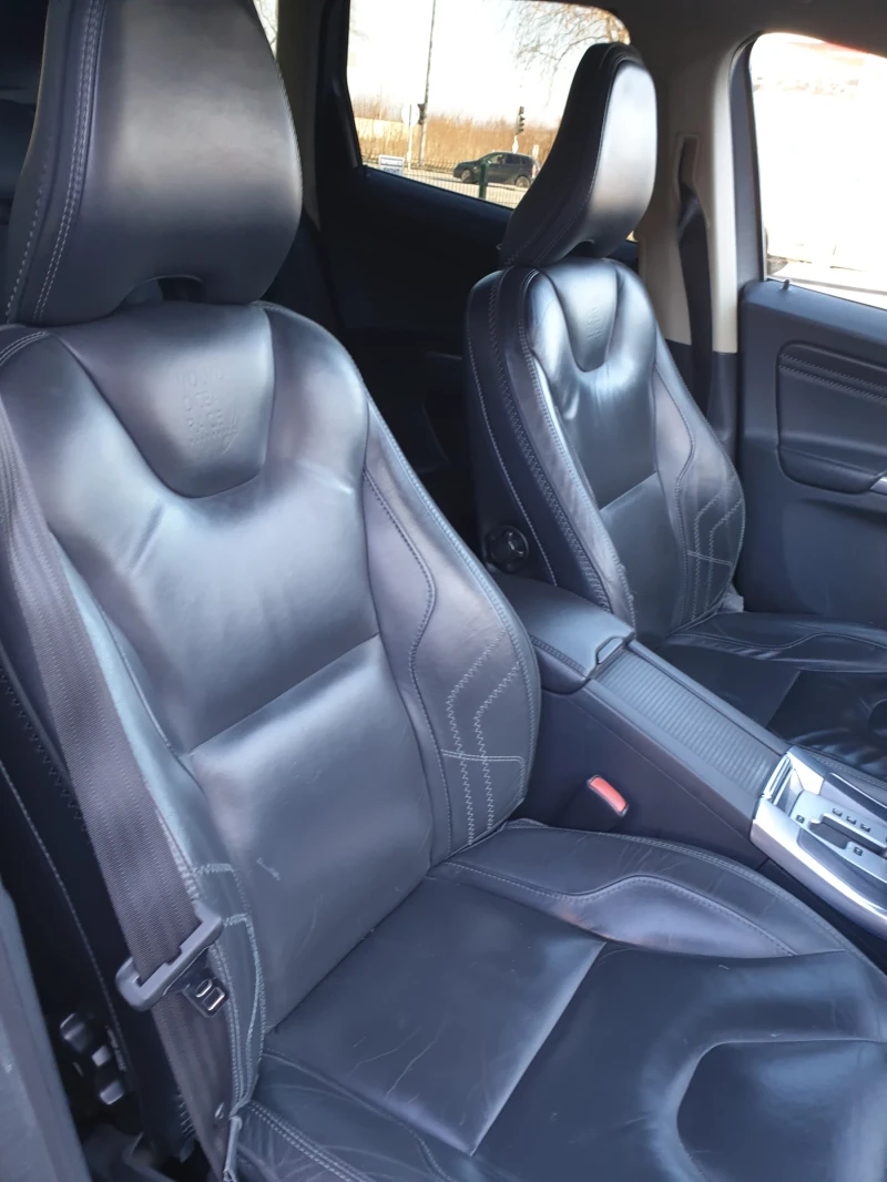 Volvo XC60 Ocean Race, снимка 10 - Автомобили и джипове - 51948772