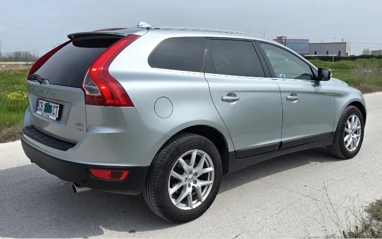 Volvo XC60 Ocean Race, снимка 6 - Автомобили и джипове - 53671294