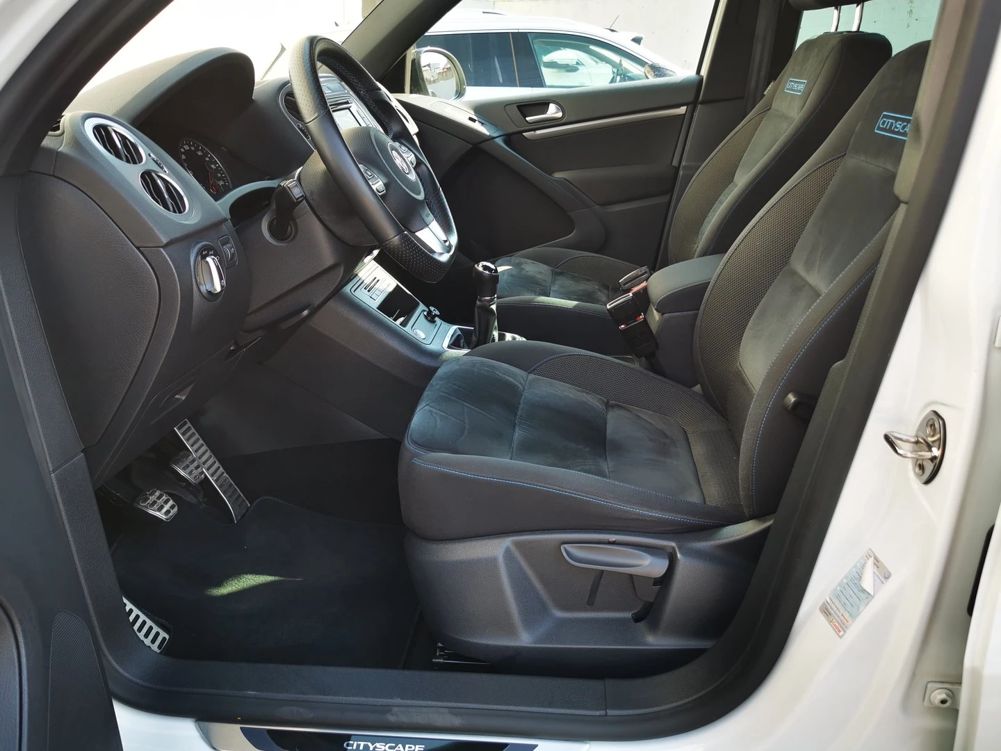 VW Tiguan Sport&Style 2.0TDI BMT 4MOTION - изображение 5