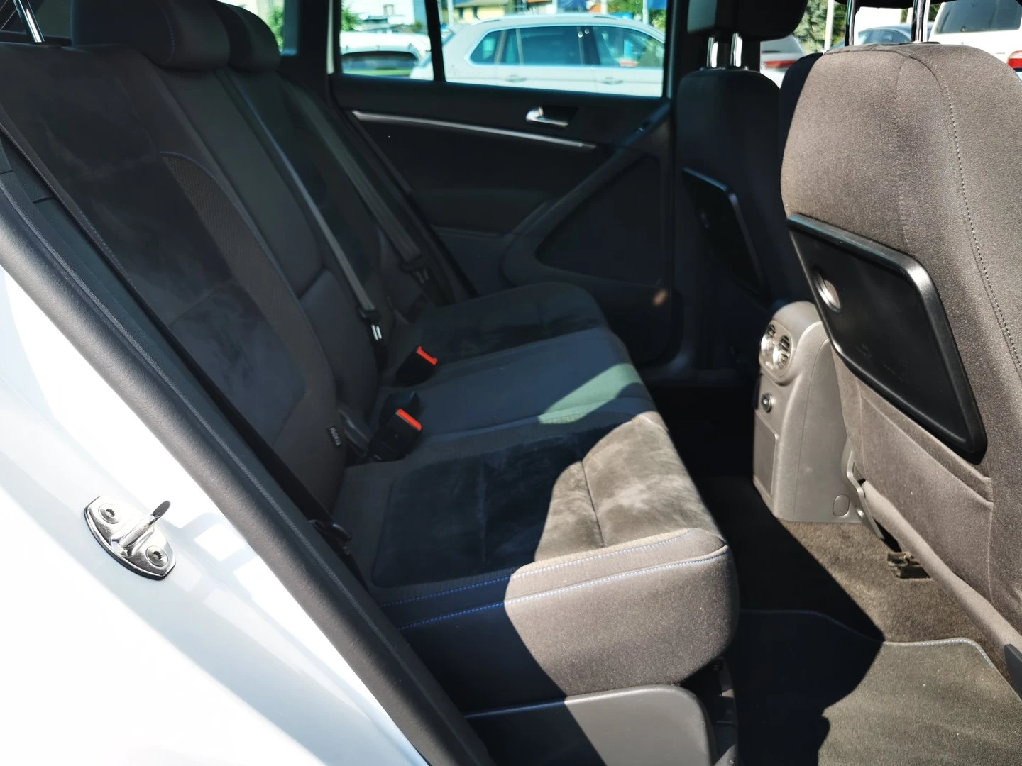 VW Tiguan Sport&Style 2.0TDI BMT 4MOTION - изображение 8