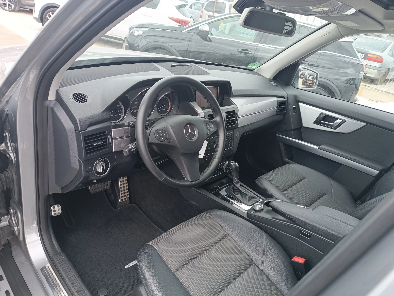 Mercedes-Benz GLK 350CDI-LED/NAVI/PANORAMA/PODGREV/7 Gtronic, снимка 13 - Автомобили и джипове - 54652053
