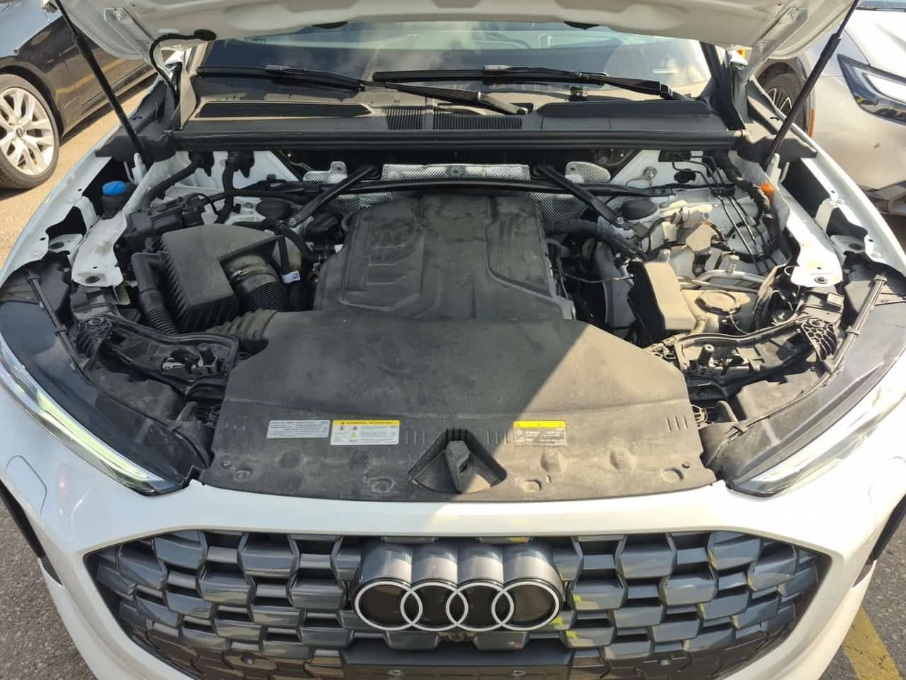 Audi Q5  PROGRESSIV / 360 / DISTRONIC / PANO, снимка 17 - Автомобили и джипове - 54813835