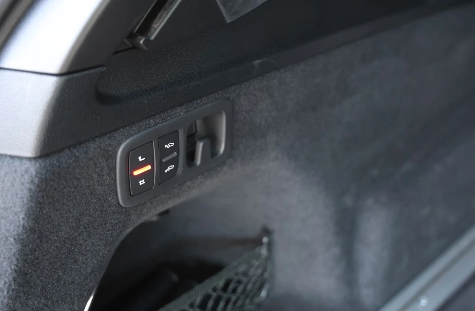 Audi SQ7 EXCLUSIVE / CERAMIC / BLACK OPTIC / HUD / MATRIX /, снимка 17 - Автомобили и джипове - 56098722