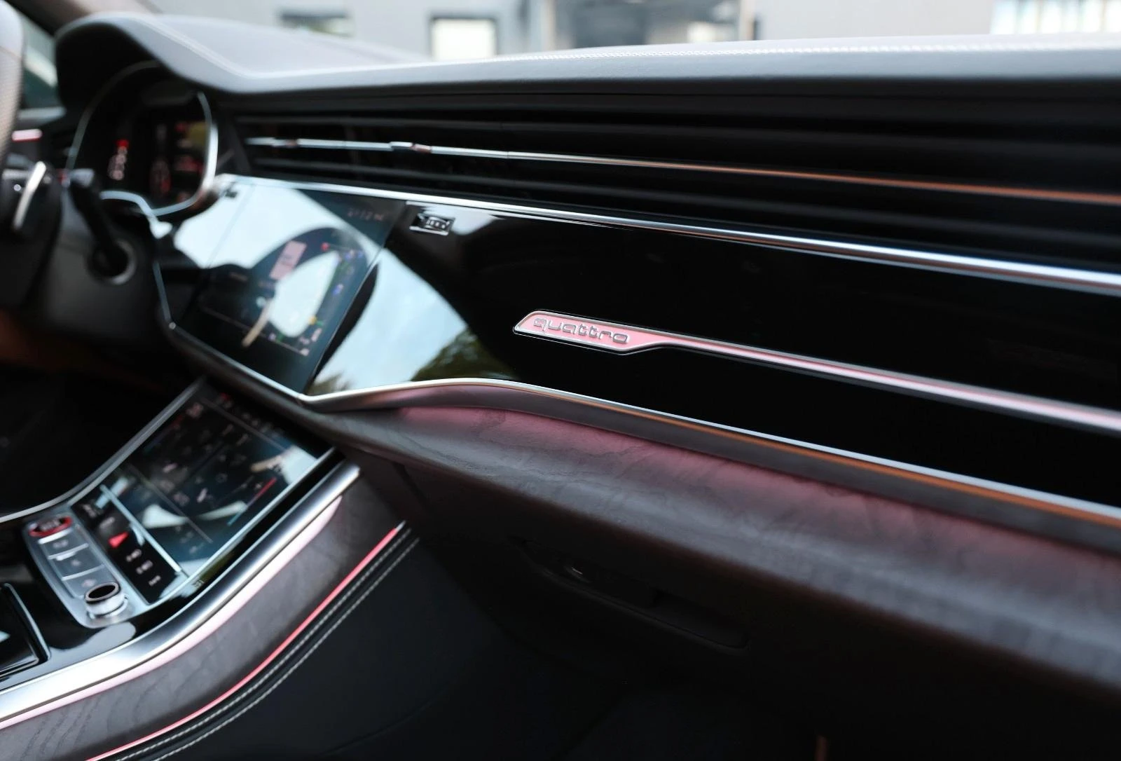 Audi SQ7 EXCLUSIVE / CERAMIC / BLACK OPTIC / HUD / MATRIX /, снимка 14 - Автомобили и джипове - 56098722