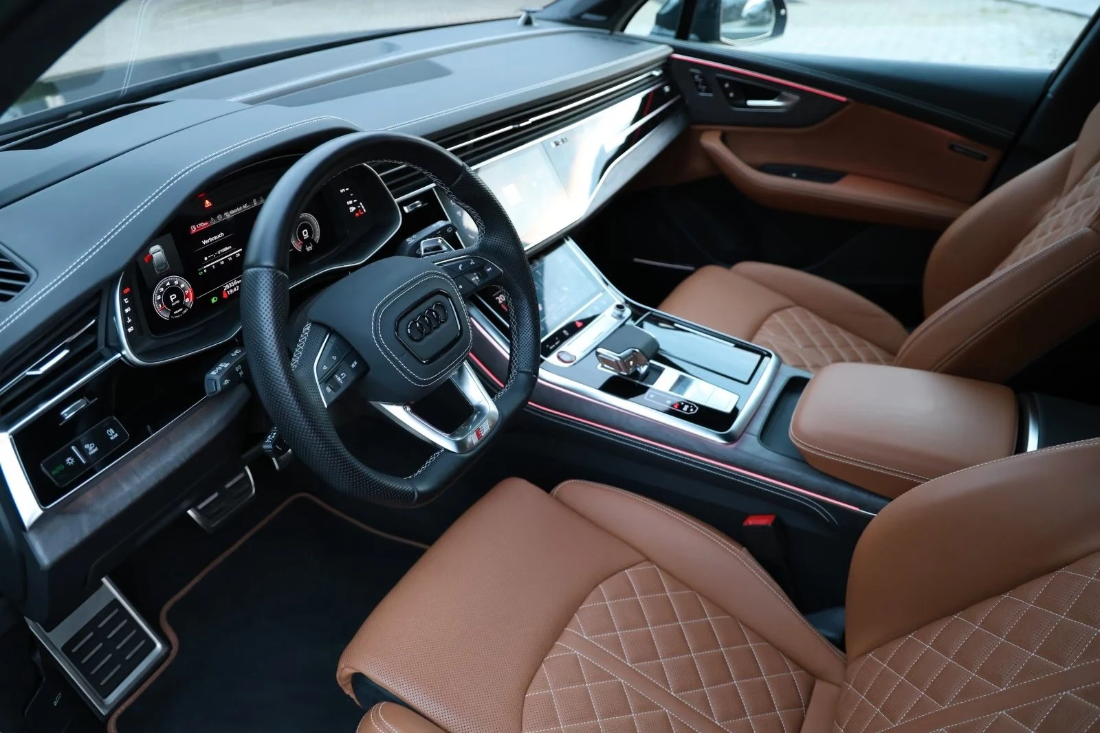 Audi SQ7 EXCLUSIVE / CERAMIC / BLACK OPTIC / HUD / MATRIX /, снимка 6 - Автомобили и джипове - 56098722