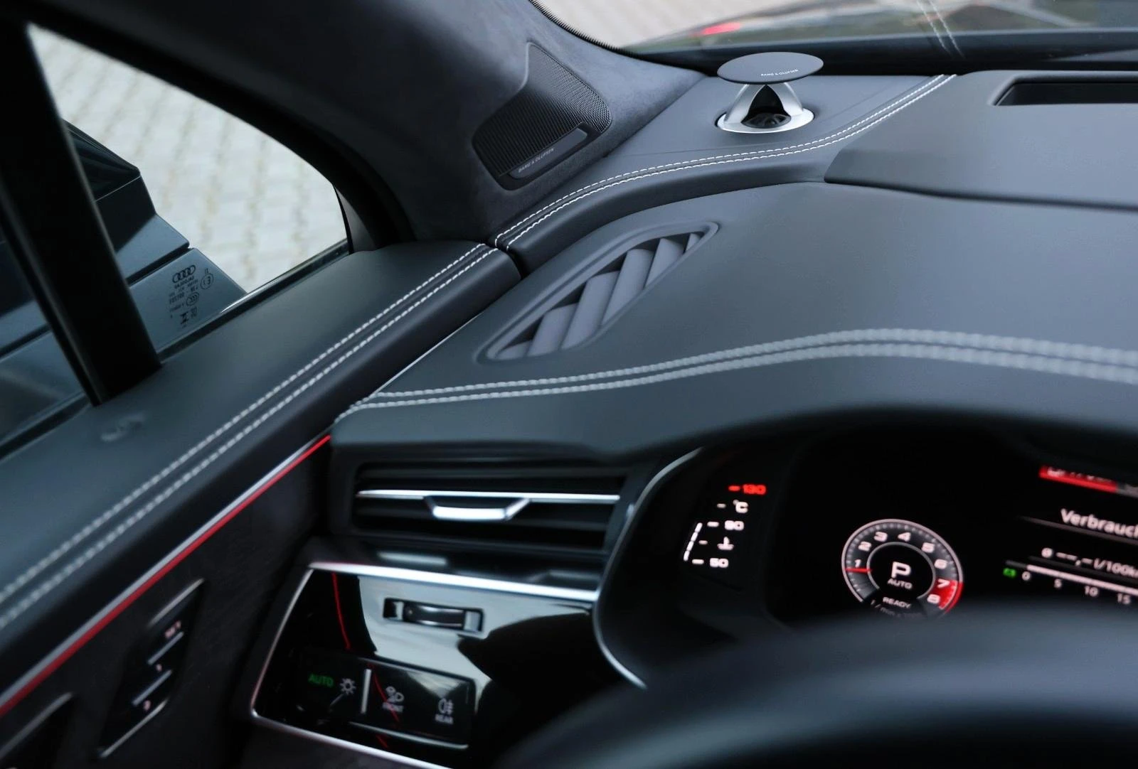 Audi SQ7 EXCLUSIVE / CERAMIC / BLACK OPTIC / HUD / MATRIX /, снимка 7 - Автомобили и джипове - 56098722