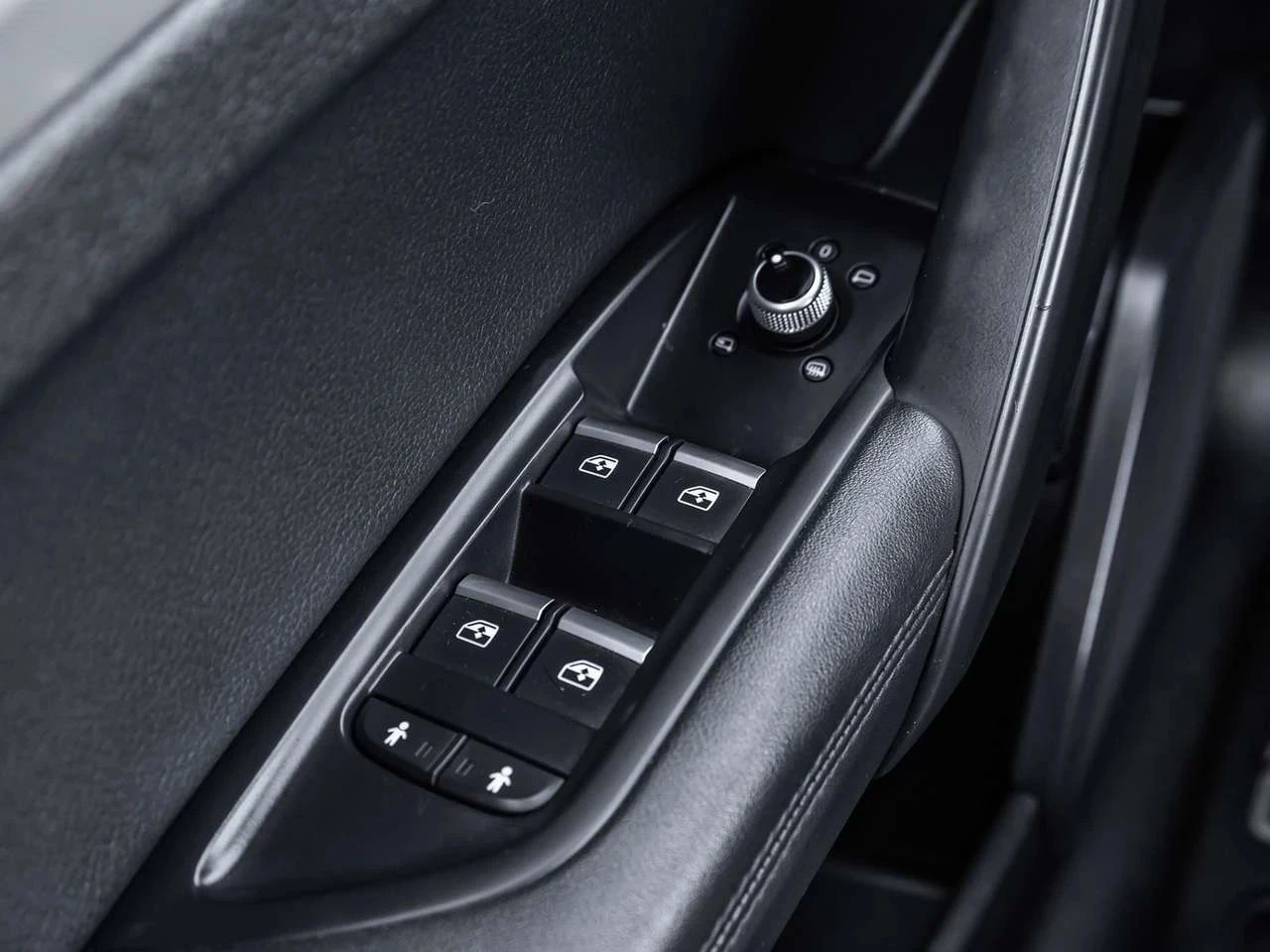 Audi Q5, снимка 15 - Автомобили и джипове - 56685384