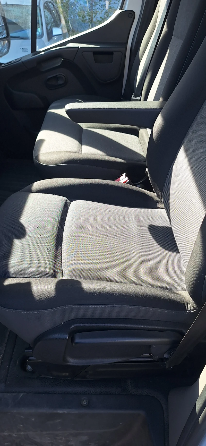 Renault Master Товарен, снимка 16 - Бусове и автобуси - 52229630